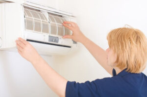 cleaning_ac_19095214 1 | Comfort Masters Company DIY AC Cleaning
